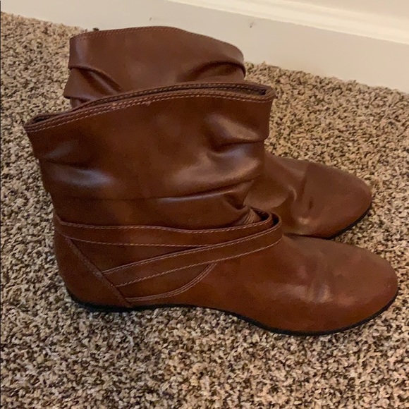 Brown booties - Picture 2 of 3